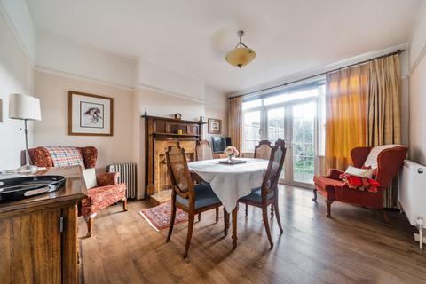 17 South Drive, Ruislip, HA4 8EU