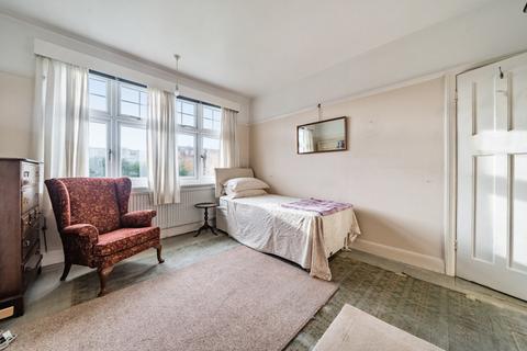 17 South Drive, Ruislip, HA4 8EU