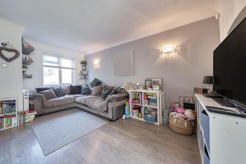 50 Greystoke Drive, Ruislip, HA4 7YN