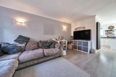 50 Greystoke Drive, Ruislip, HA4 7YN