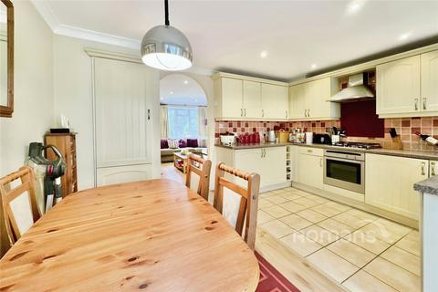 3 bedroom terraced house for sale, Bernersh Close, Sandhurst, Berkshire