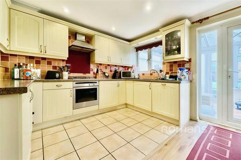 3 bedroom terraced house for sale, Bernersh Close, Sandhurst, Berkshire
