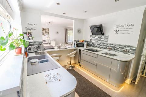 3 bedroom bungalow for sale, Youngwoods Copse, Alverstone Garden Village