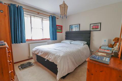 2 bedroom end of terrace house for sale, Talbot Road, Sandown