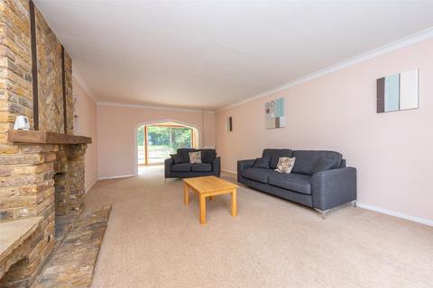 1 Brackendale Close, Camberley, GU15 1HP