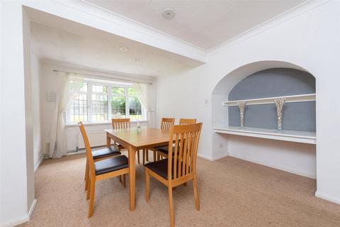 1 Brackendale Close, Camberley, GU15 1HP