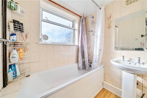 70 Drummond Drive, Stanmore, HA7 3PE