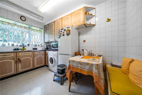 15 White House Drive, Stanmore, HA7 4NQ