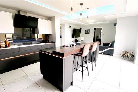 88 Beechcroft Road, Upper Stratton, Swindon, SN2 7QD