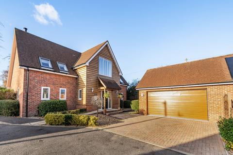 4 bedroom detached house for sale - Calcot, Reading RG31