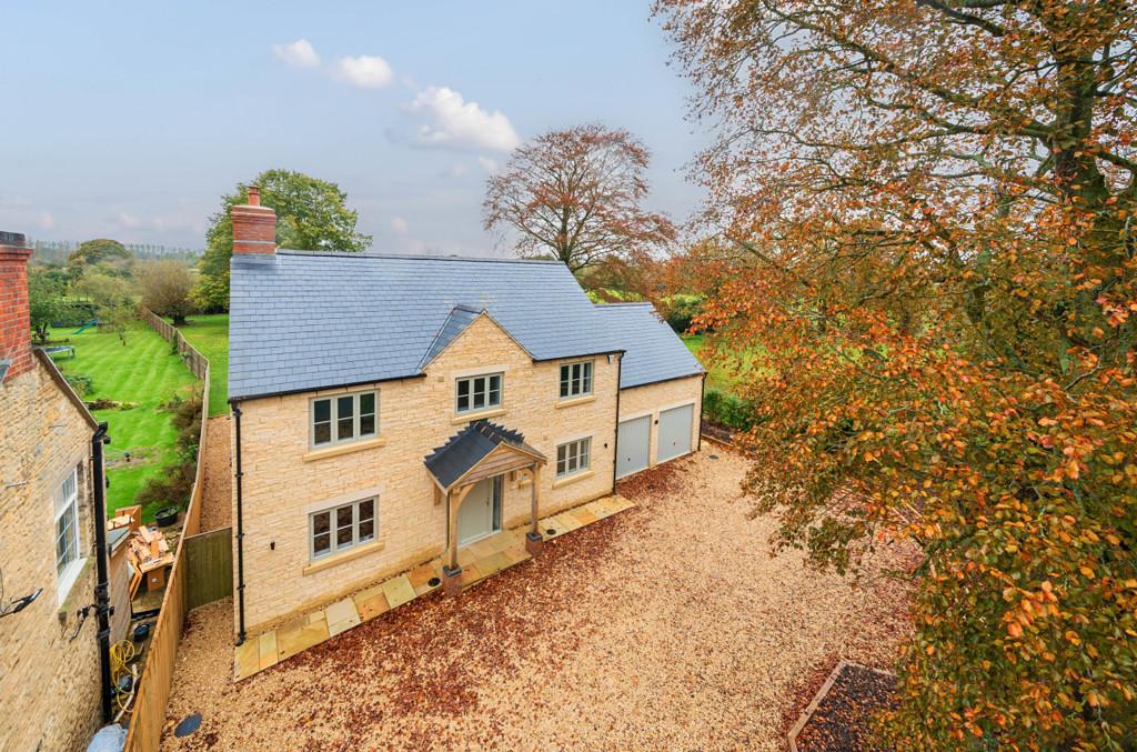 Abingdon Road, Standlake, Oxfordshire 5 bed detached house for sale £