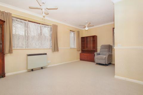 Studio for sale, Woodlea Court, Uxbridge, Greater London