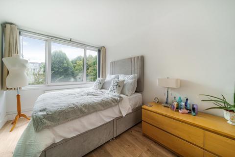 41 Athlone Square, Windsor, SL4 1ST