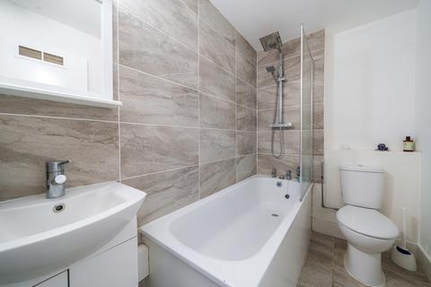 41 Athlone Square, Windsor, SL4 1ST