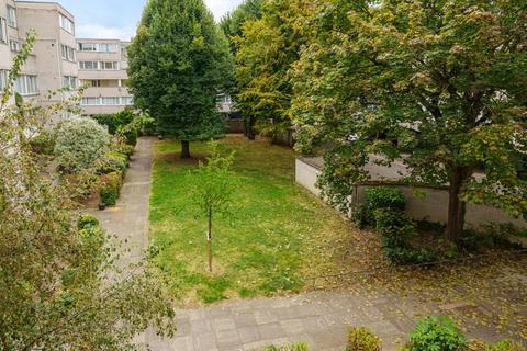 41 Athlone Square, Windsor, SL4 1ST