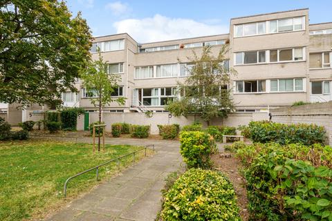 41 Athlone Square, Windsor, SL4 1ST