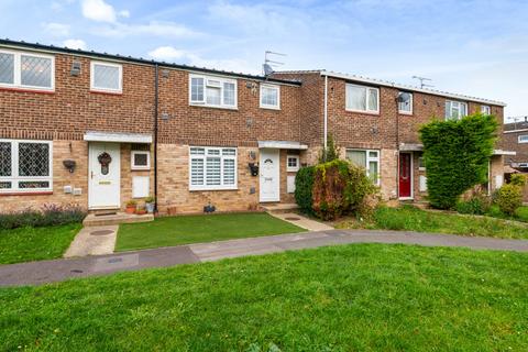 6 Holmlea Walk, Datchet, Slough, SL3 9HZ