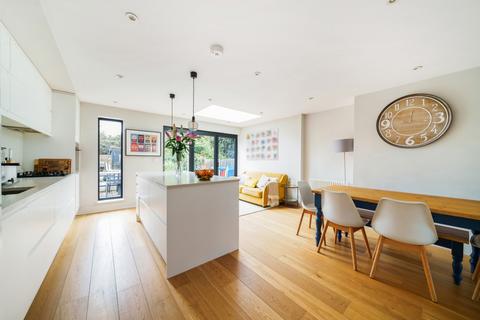 60 Buckland Crescent, Windsor, SL4 5JS