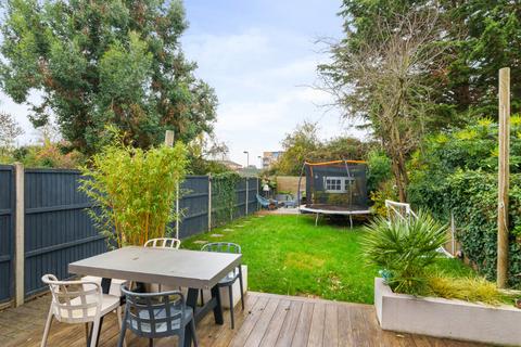 60 Buckland Crescent, Windsor, SL4 5JS