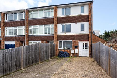 6 bedroom end of terrace house for sale, Black Horse Close, Windsor, Berkshire