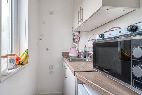 8 Black Horse Close, Windsor, SL4 5QP