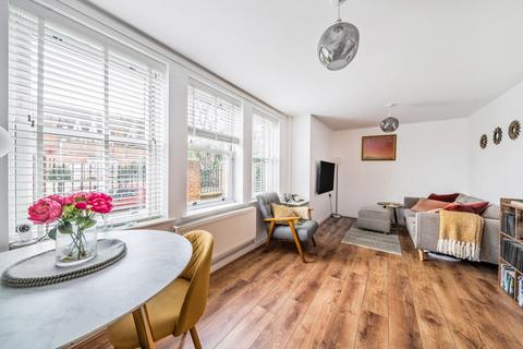 Flat 20, Gray Court Bridgeman Drive, Windsor, SL4 3SW