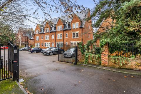 Flat 20, Gray Court Bridgeman Drive, Windsor, SL4 3SW
