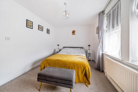Flat 20, Gray Court Bridgeman Drive, Windsor, SL4 3SW