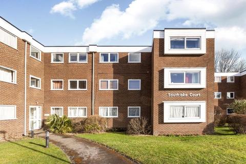 2 bedroom apartment for sale, Southlake Court, Woodley, Reading