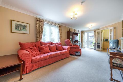 2 bedroom apartment for sale, Howth Drive, Woodley, Reading