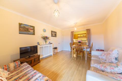 2 bedroom apartment for sale - Woolf Drive, Wokingham