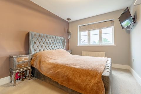 2 bedroom apartment for sale - Summer Court, Sindlesham, Wokingham