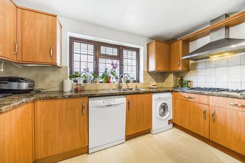 undefined, Blenheim Close, Wokingham, Berkshire