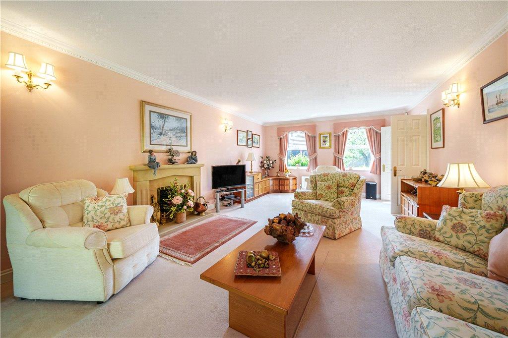Tomlinson Drive, Finchampstead... 5 bed detached house £1,150,000