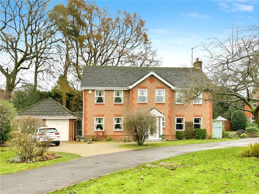Tomlinson Drive, Finchampstead... 5 bed detached house £1,150,000