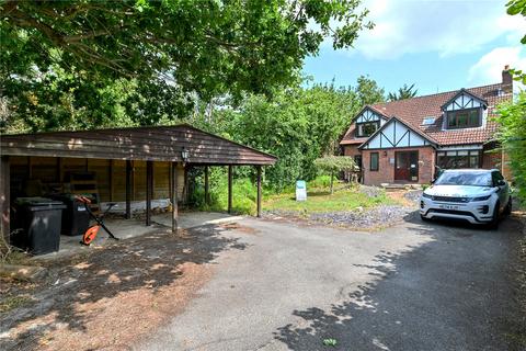 Oakwood Avenue, New Milton, Hampshire, BH25