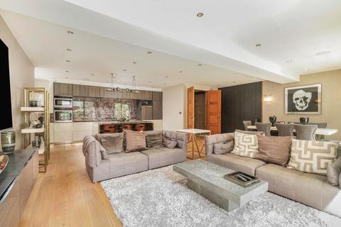 4 bedroom apartment for sale, Eden Avenue, Chigwell, Essex