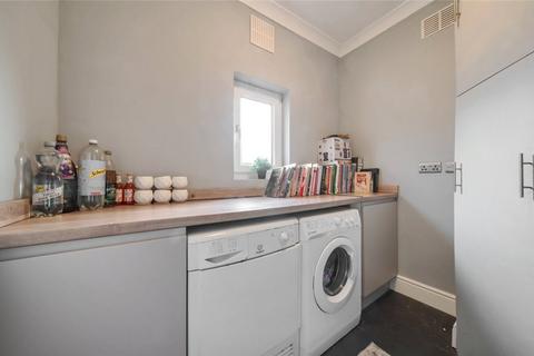 3 bedroom bungalow for sale, Chingford Avenue, London