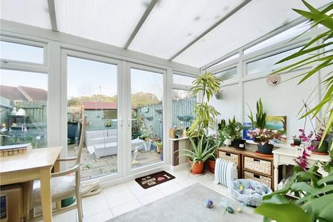 14 Barn Field, Yateley, GU46 6HZ