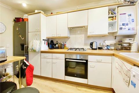 14 Barn Field, Yateley, GU46 6HZ