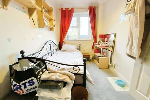 14 Barn Field, Yateley, GU46 6HZ