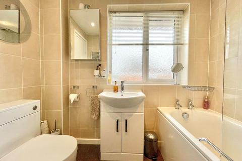 3 Coppice Gardens, Yateley, GU46 6EF