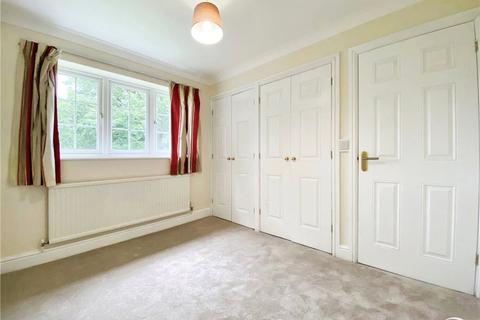 1 Crosby Gardens, Yateley, GU46 7RT