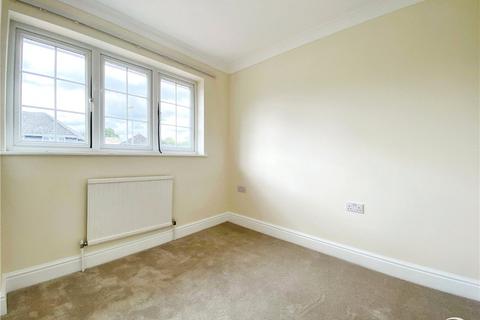 1 Crosby Gardens, Yateley, GU46 7RT