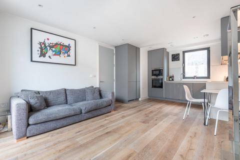 2 bedroom flat for sale, Sudrey Street, Borough