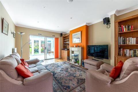29 Lakeside Drive, Bromley, BR2 8QQ