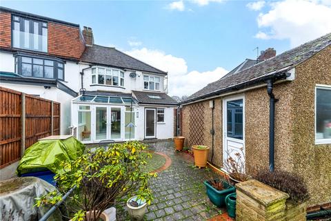 29 Lakeside Drive, Bromley, BR2 8QQ