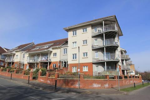 2 bedroom apartment for sale, Cedar Avenue, High Wycombe, HP15