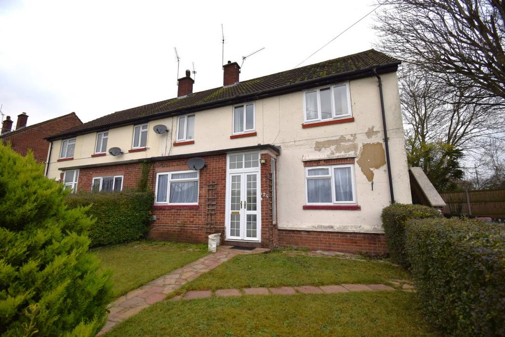 Thirlmere Avenue, Slough, Berkshire, SL1 2 bed apartment for sale £