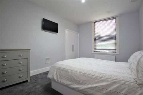 3 bedroom apartment to rent, Ronalds Rd, Finsbury Park, London, N5